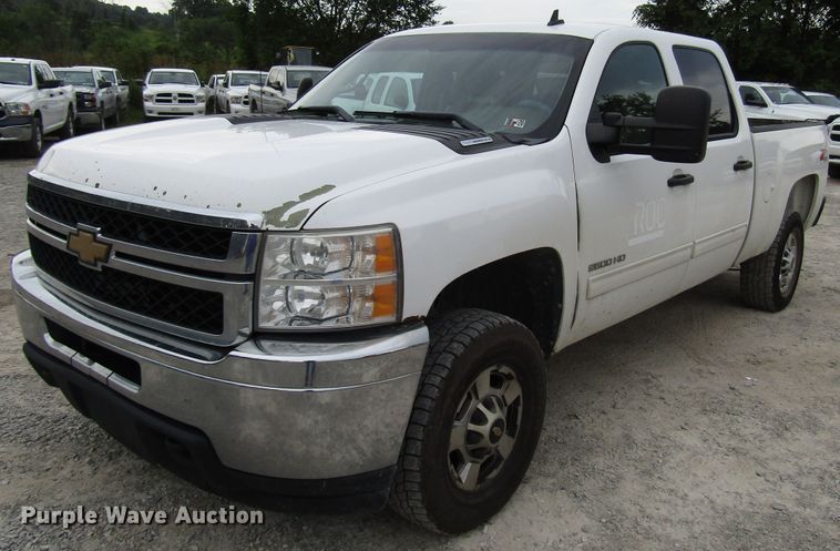 image for item FJ9728 2011 Chevrolet Silverado 2500HD Crew Cab pickup truck