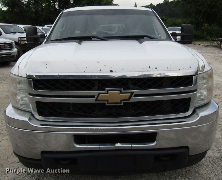 image for item FJ9728 2011 Chevrolet Silverado 2500HD Crew Cab pickup truck