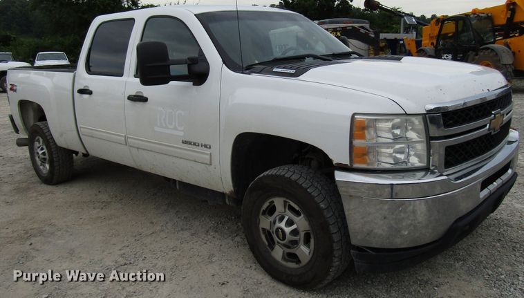 image for item FJ9728 2011 Chevrolet Silverado 2500HD Crew Cab pickup truck