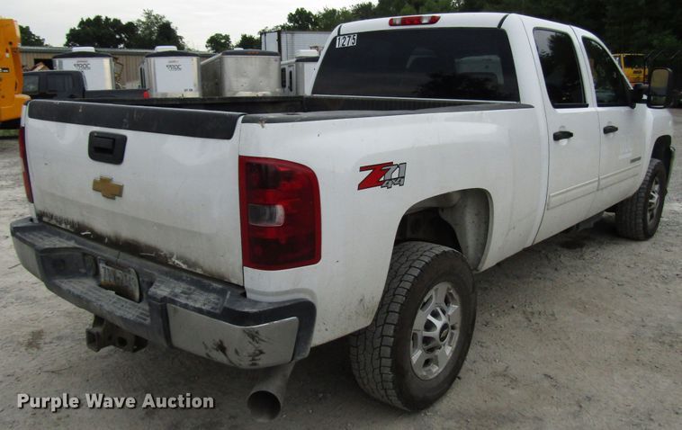 image for item FJ9728 2011 Chevrolet Silverado 2500HD Crew Cab pickup truck