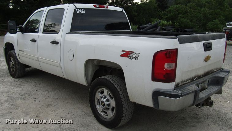 image for item FJ9728 2011 Chevrolet Silverado 2500HD Crew Cab pickup truck