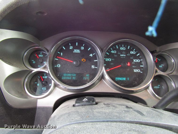 image for item FJ9728 2011 Chevrolet Silverado 2500HD Crew Cab pickup truck