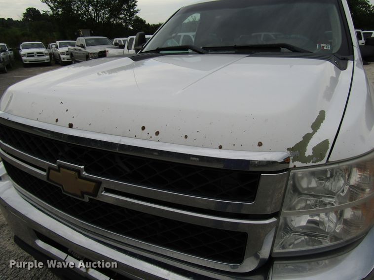 image for item FJ9728 2011 Chevrolet Silverado 2500HD Crew Cab pickup truck