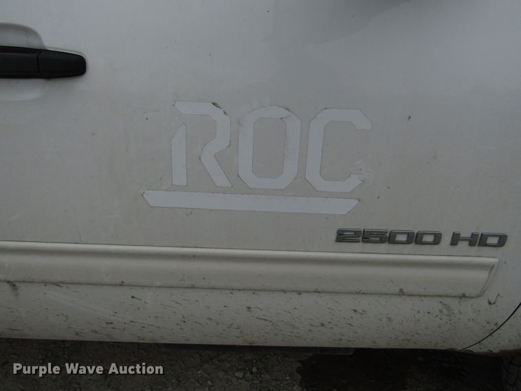 image for item FJ9728 2011 Chevrolet Silverado 2500HD Crew Cab pickup truck