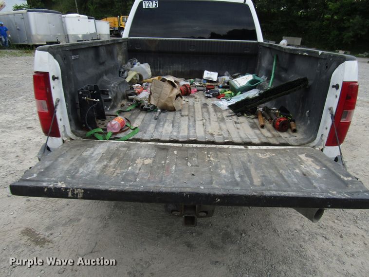 image for item FJ9728 2011 Chevrolet Silverado 2500HD Crew Cab pickup truck