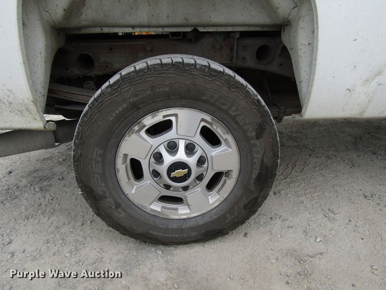 image for item FJ9728 2011 Chevrolet Silverado 2500HD Crew Cab pickup truck