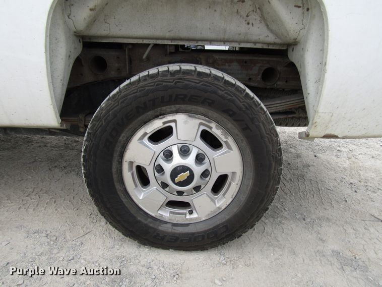 image for item FJ9728 2011 Chevrolet Silverado 2500HD Crew Cab pickup truck