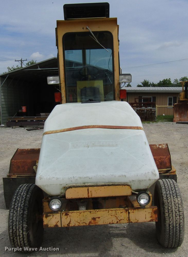 image for item FJ9737 Waldon SM250 broom