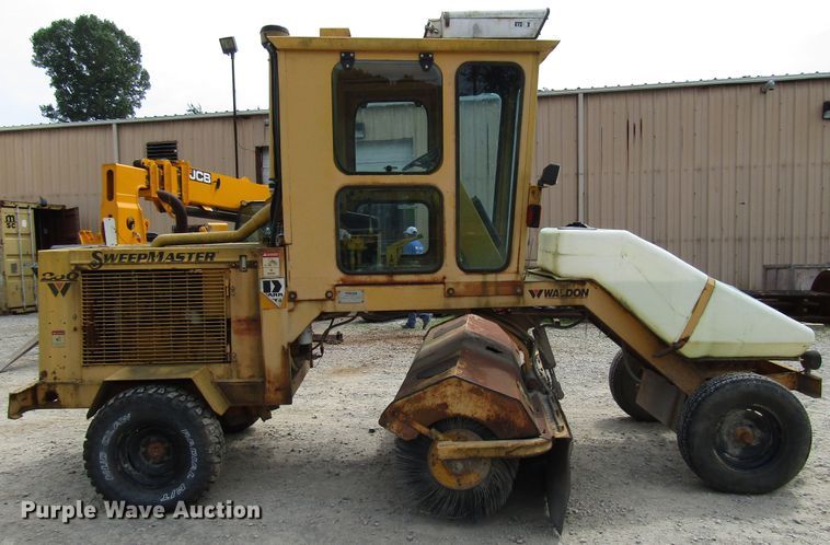 image for item FJ9737 Waldon SM250 broom
