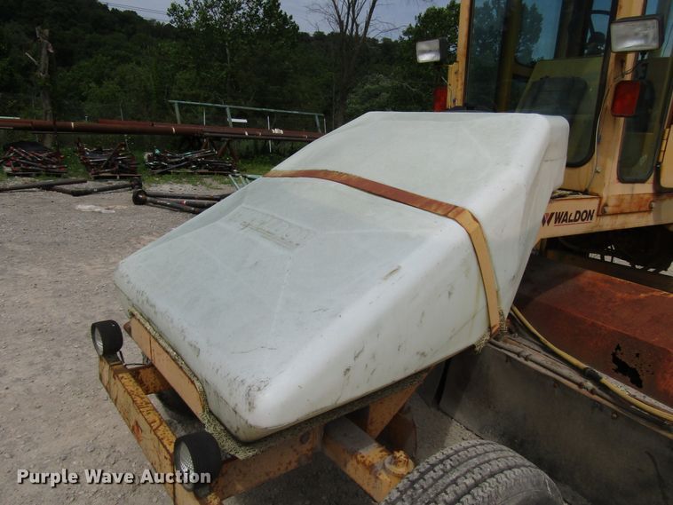 image for item FJ9737 Waldon SM250 broom