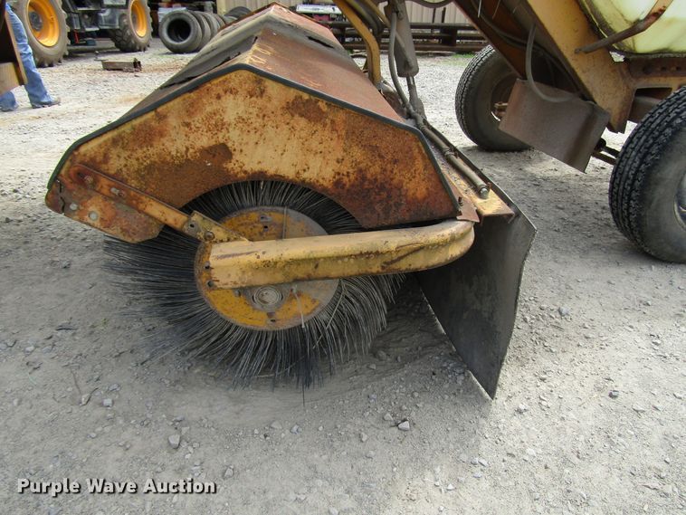 image for item FJ9737 Waldon SM250 broom