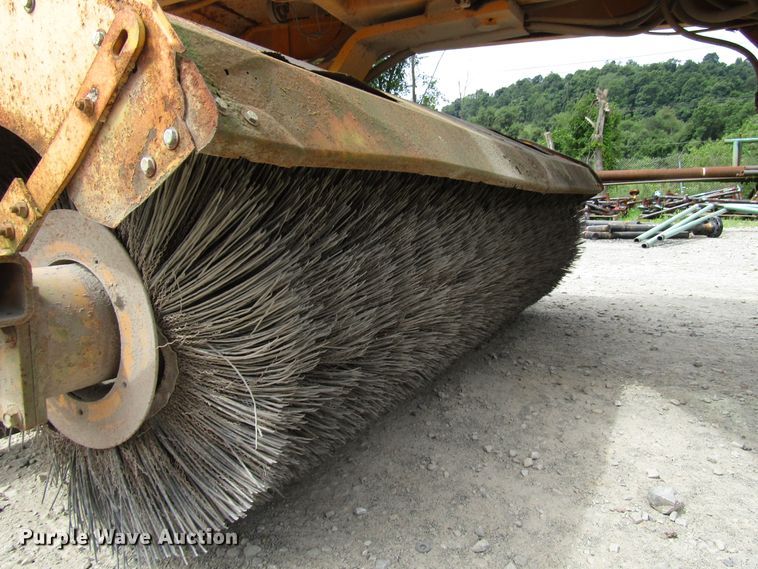 image for item FJ9737 Waldon SM250 broom