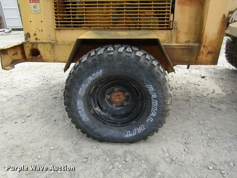 image for item FJ9737 Waldon SM250 broom