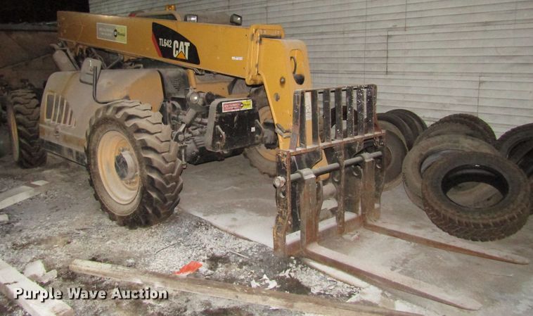 image for item FJ9740 2007 Caterpillar TL642 telehandler