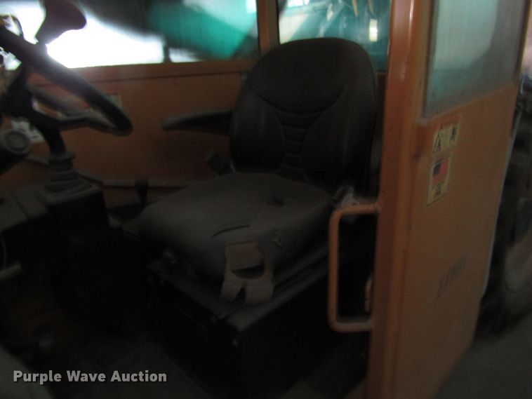 image for item FJ9740 2007 Caterpillar TL642 telehandler