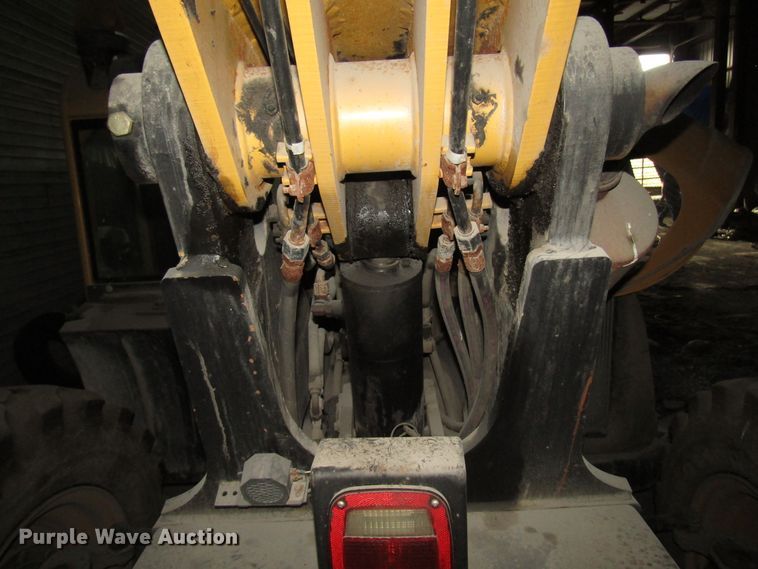 image for item FJ9740 2007 Caterpillar TL642 telehandler