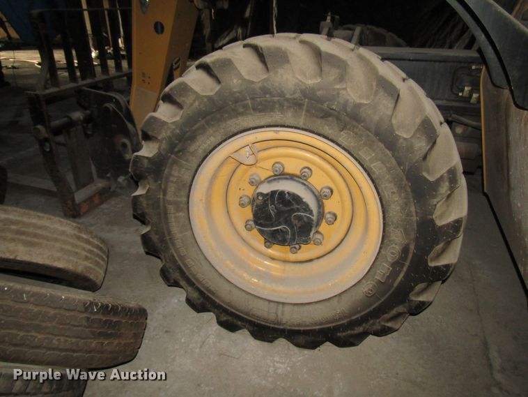 image for item FJ9740 2007 Caterpillar TL642 telehandler