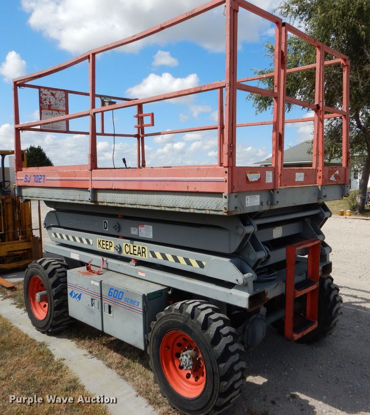 image for item FJ9756 1994 Skyjack SJ7027PD1 scissor lift