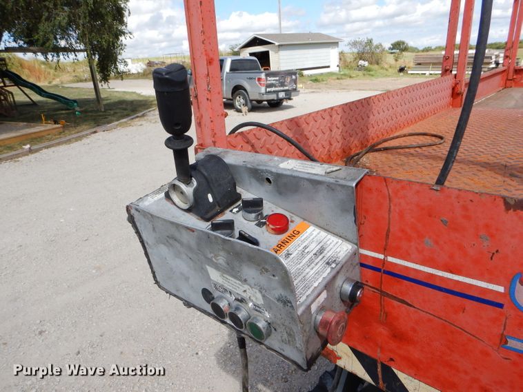 image for item FJ9756 1994 Skyjack SJ7027PD1 scissor lift