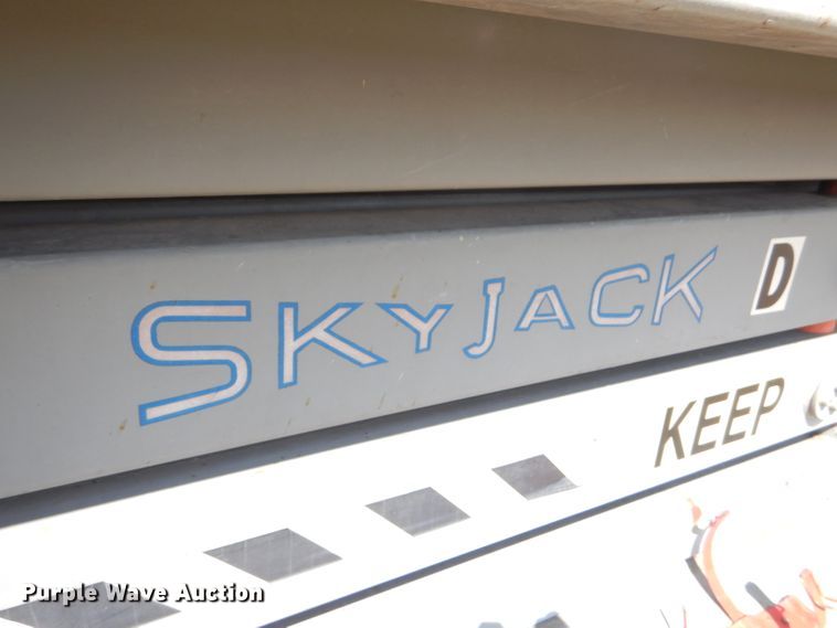 image for item FJ9756 1994 Skyjack SJ7027PD1 scissor lift