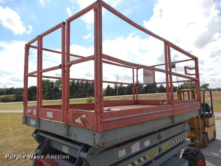 image for item FJ9756 1994 Skyjack SJ7027PD1 scissor lift