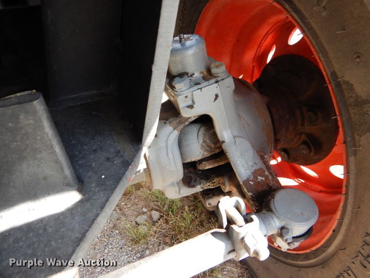 image for item FJ9756 1994 Skyjack SJ7027PD1 scissor lift