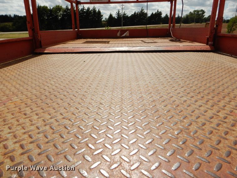 image for item FJ9756 1994 Skyjack SJ7027PD1 scissor lift