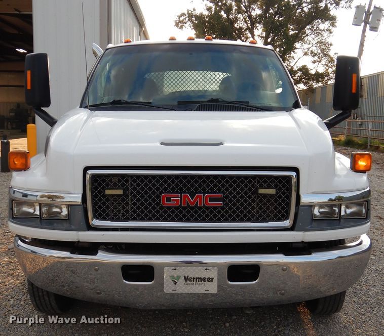 image for item FK9768 2004 GMC C4500 Crew Cab flatbed truck