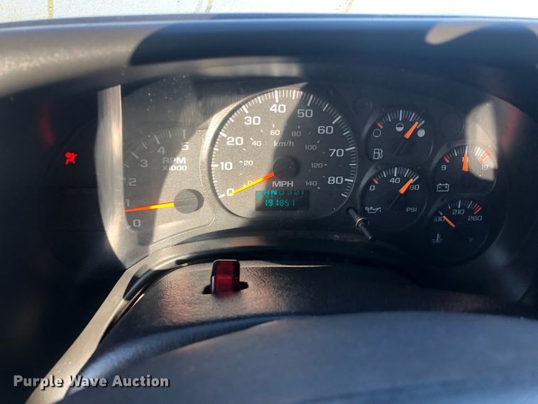 image for item FK9768 2004 GMC C4500 Crew Cab flatbed truck