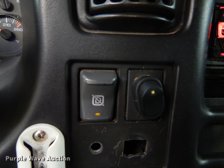 image for item FK9768 2004 GMC C4500 Crew Cab flatbed truck