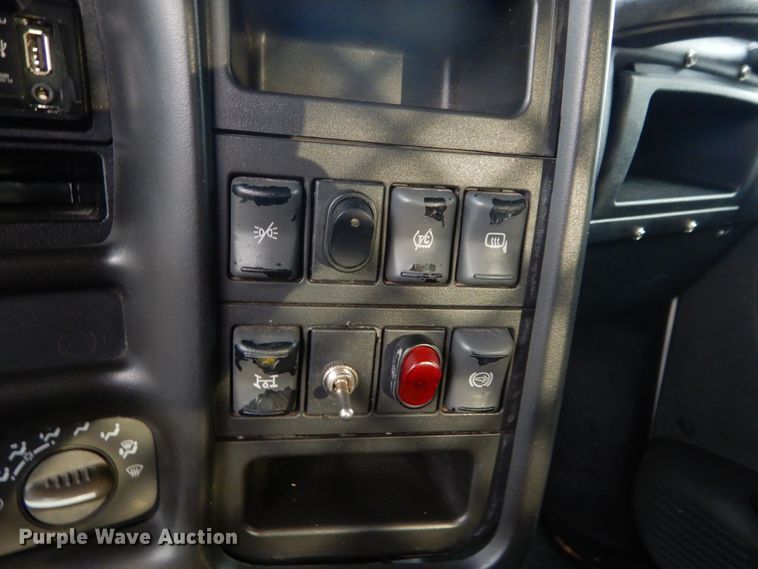 image for item FK9768 2004 GMC C4500 Crew Cab flatbed truck