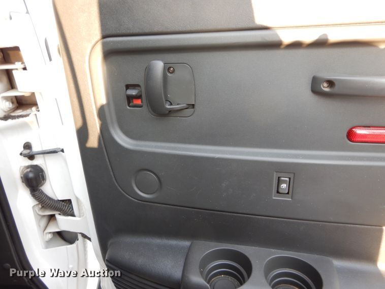 image for item FK9768 2004 GMC C4500 Crew Cab flatbed truck