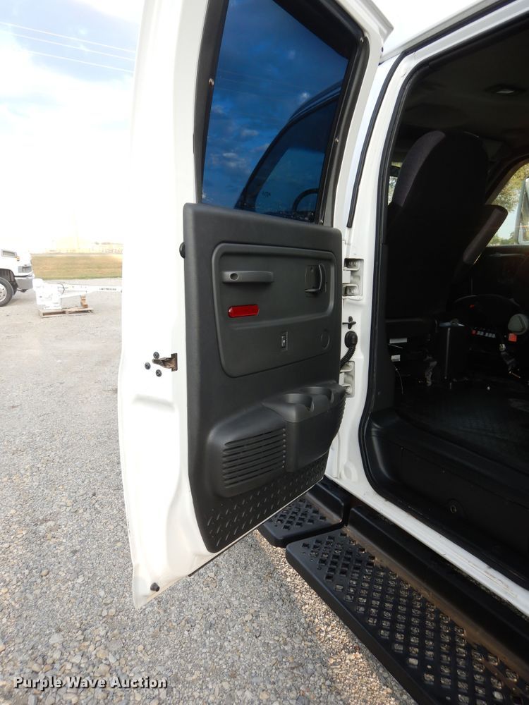 image for item FK9768 2004 GMC C4500 Crew Cab flatbed truck