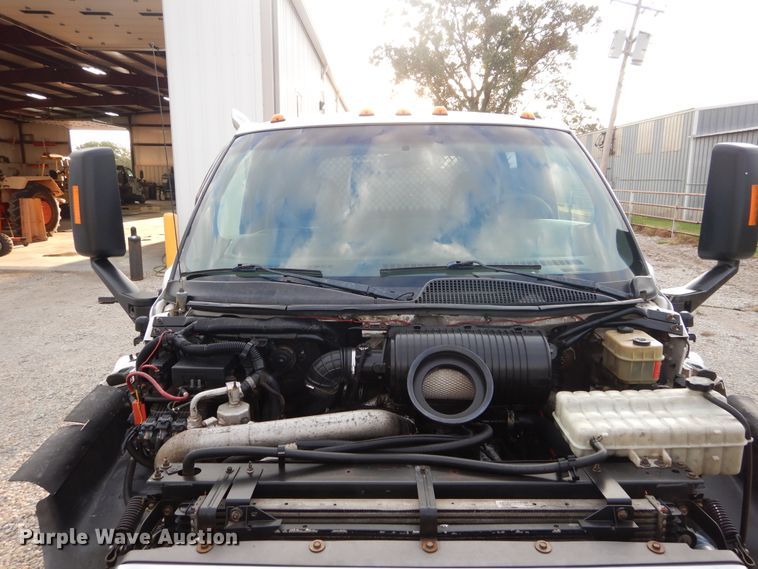 image for item FK9768 2004 GMC C4500 Crew Cab flatbed truck