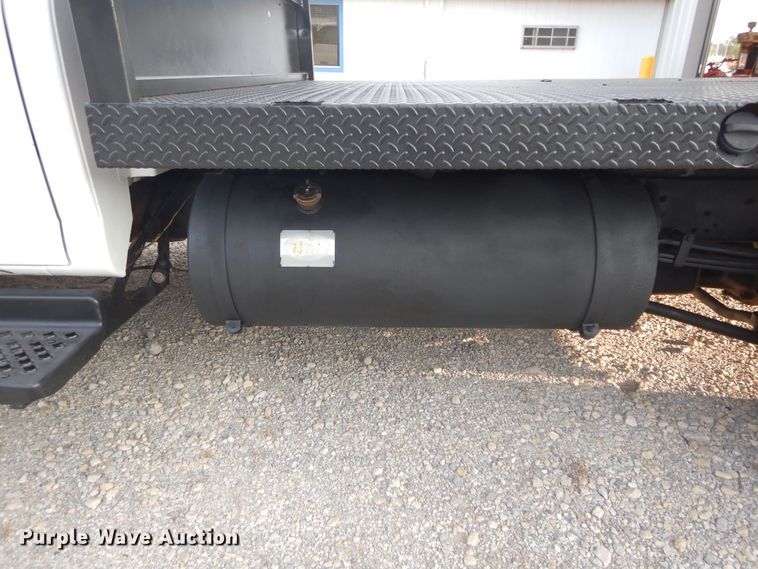 image for item FK9768 2004 GMC C4500 Crew Cab flatbed truck