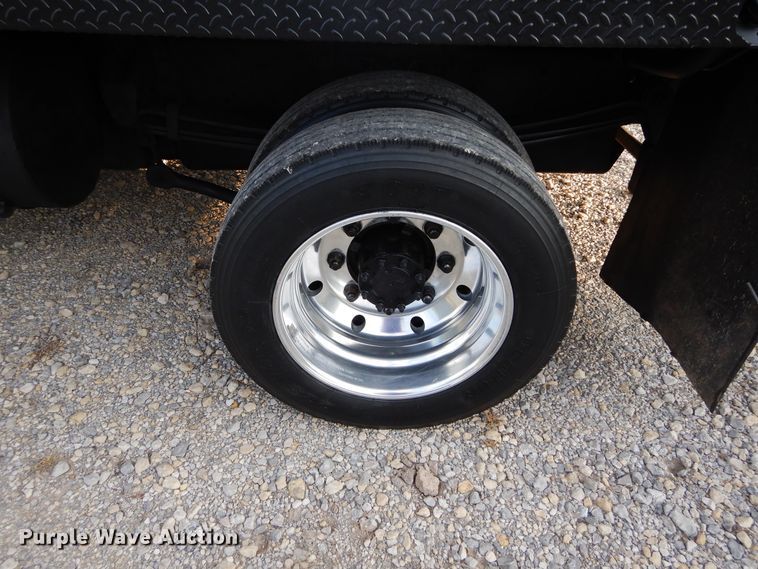 image for item FK9768 2004 GMC C4500 Crew Cab flatbed truck