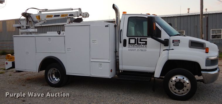 image for item FK9769 2008 Chevrolet C4500 service truck with crane