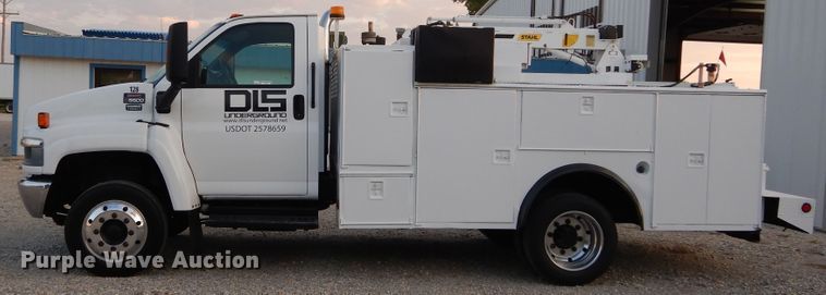image for item FK9769 2008 Chevrolet C4500 service truck with crane