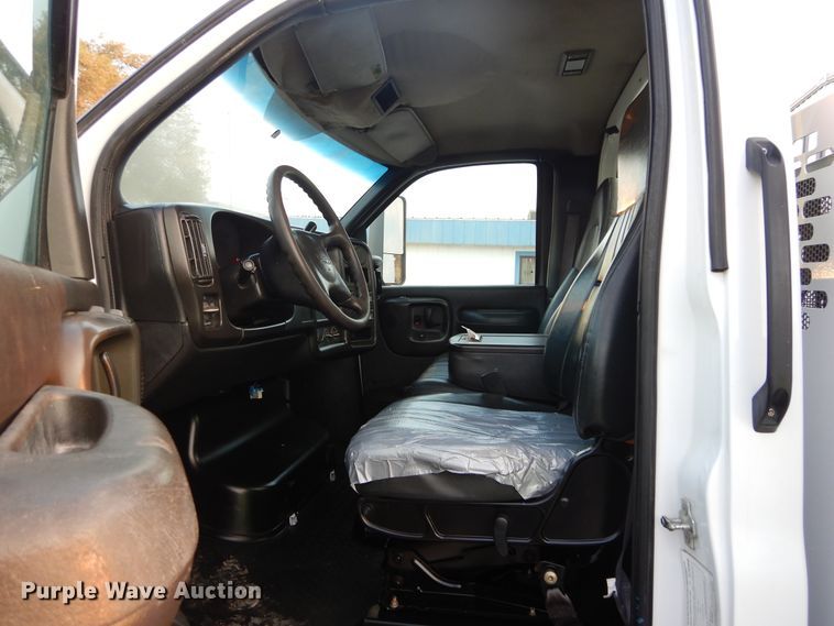 image for item FK9769 2008 Chevrolet C4500 service truck with crane