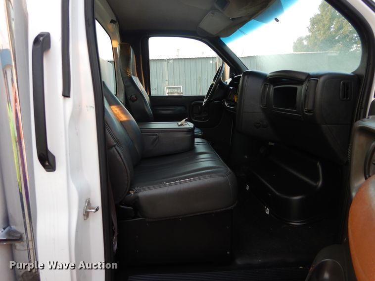 image for item FK9769 2008 Chevrolet C4500 service truck with crane