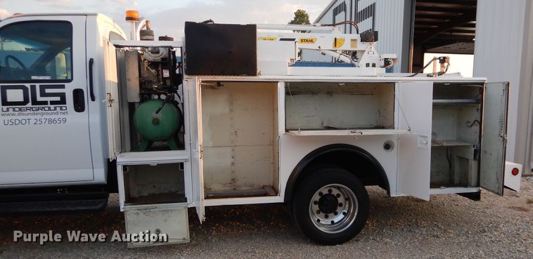 image for item FK9769 2008 Chevrolet C4500 service truck with crane