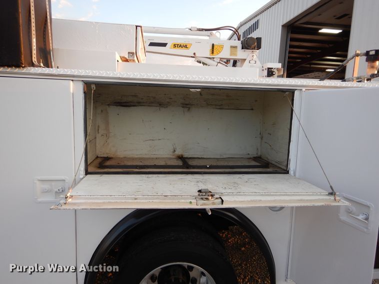 image for item FK9769 2008 Chevrolet C4500 service truck with crane