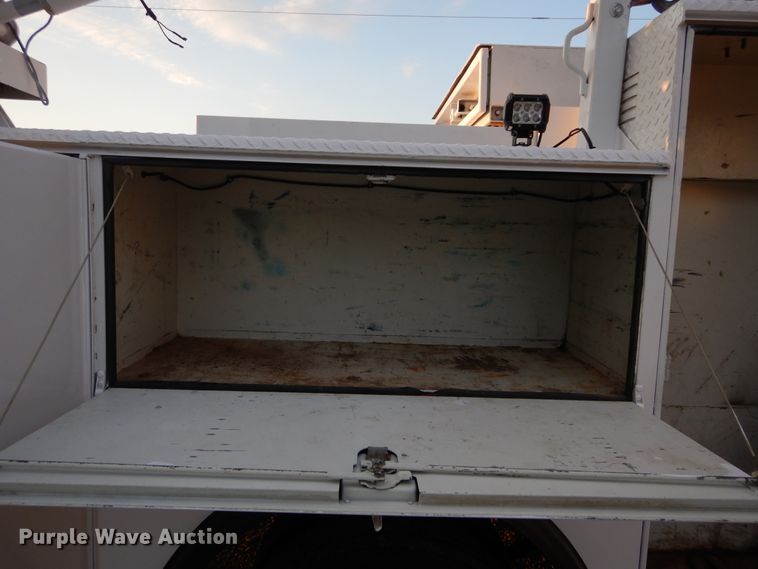 image for item FK9769 2008 Chevrolet C4500 service truck with crane