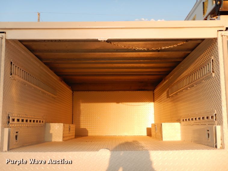 image for item FK9769 2008 Chevrolet C4500 service truck with crane