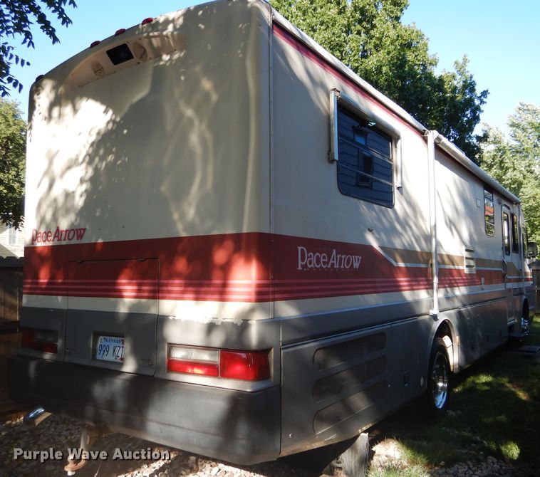 image for item FK9796 1993 Fleetwood Pace Arrow RV