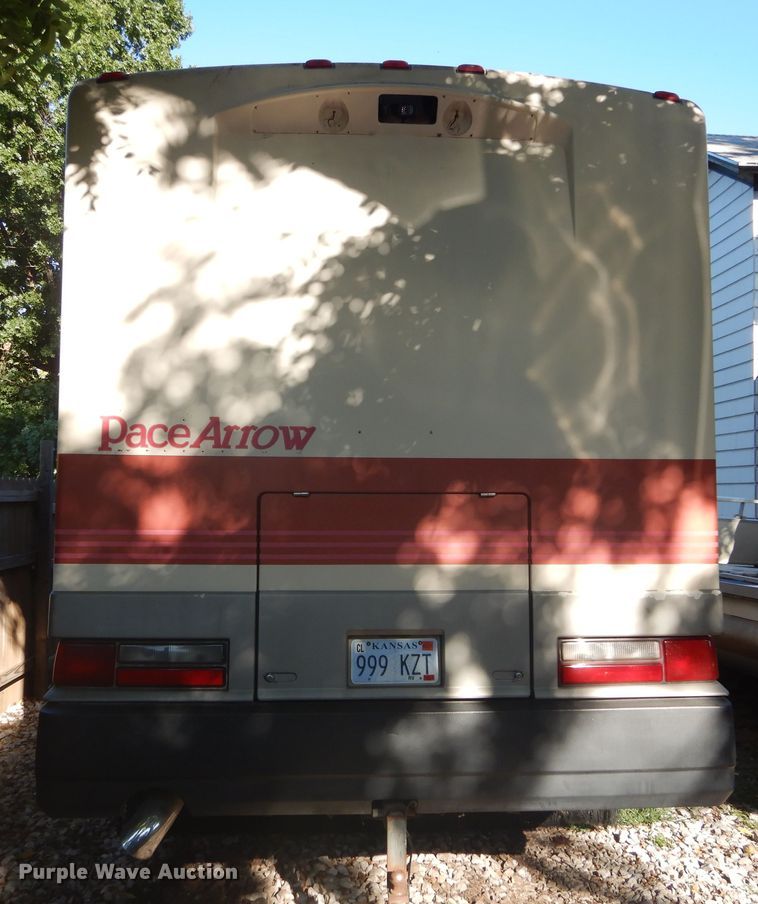 image for item FK9796 1993 Fleetwood Pace Arrow RV