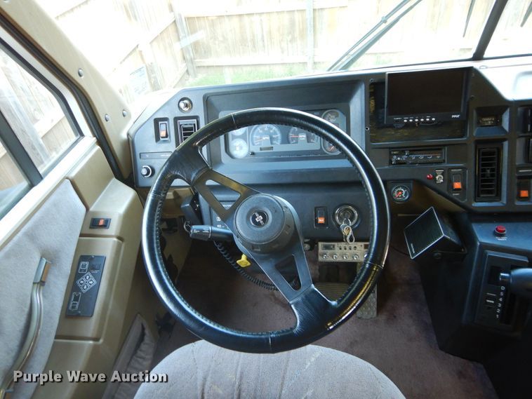 image for item FK9796 1993 Fleetwood Pace Arrow RV