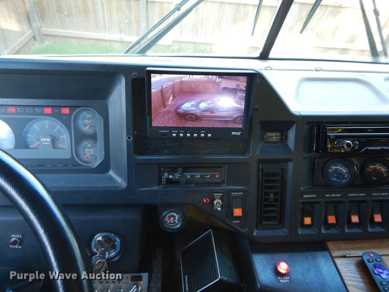 image for item FK9796 1993 Fleetwood Pace Arrow RV