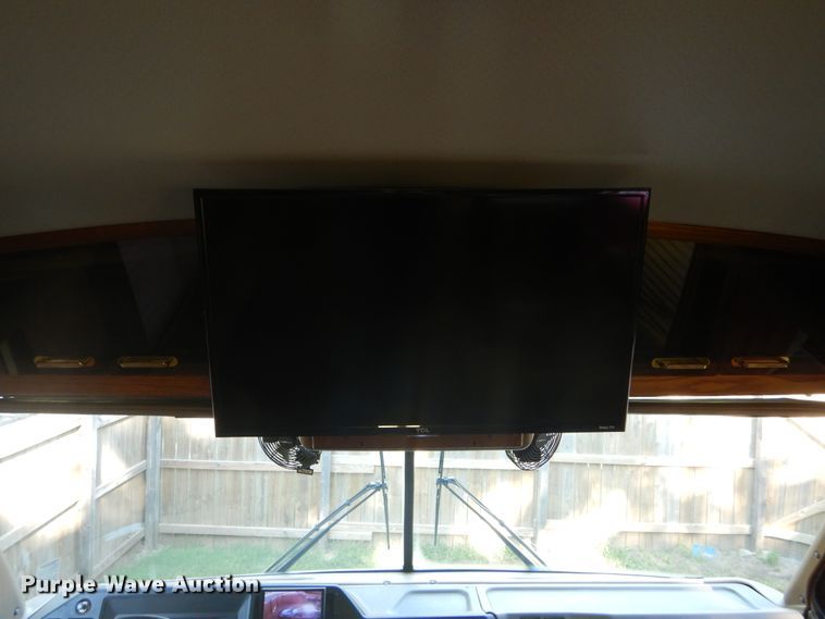 image for item FK9796 1993 Fleetwood Pace Arrow RV