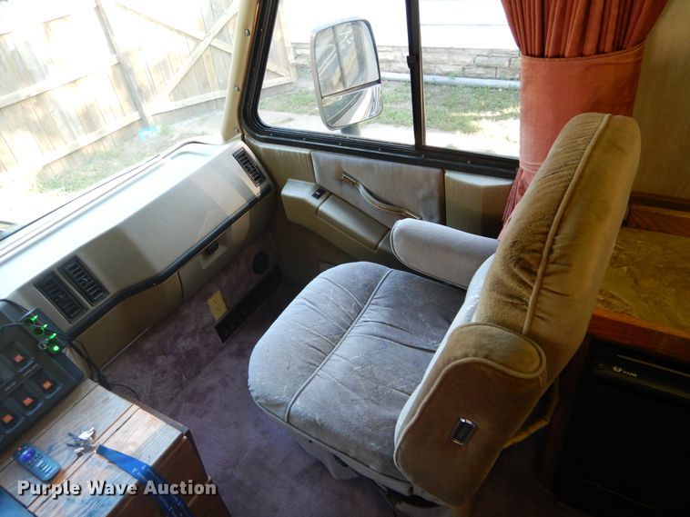 image for item FK9796 1993 Fleetwood Pace Arrow RV